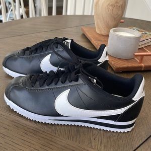 Nike classic Cortez leather women’s